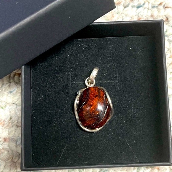 Sterling silver pendant - Picture 1 of 8